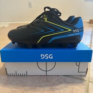 DSG / Kids - Soccer black cleats size 13K